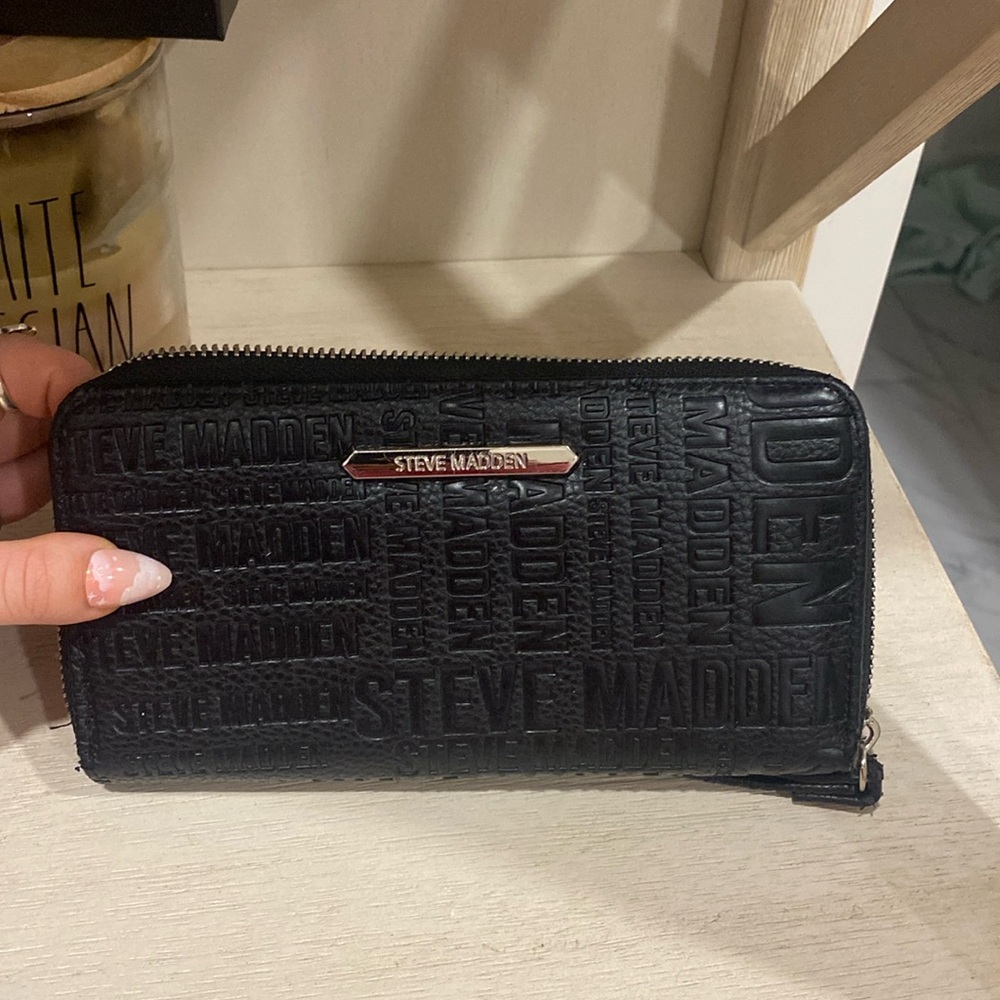 Steve Madden wallet